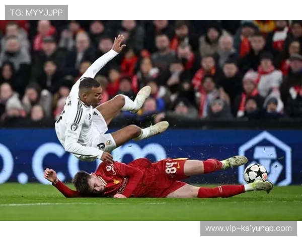 姆巴佩一条龙突破引爆看台，巴黎前场全面掀起风暴